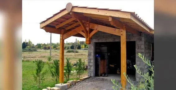 Charpente boit devanture garage